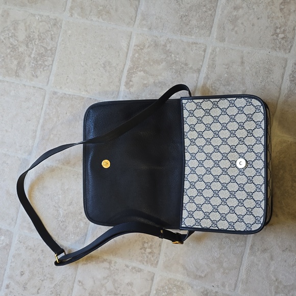 Vintage Authentic Gucci Shoulder Bag - Picture 2 of 13